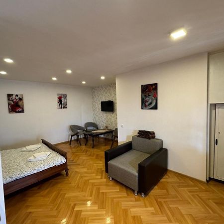 K&N Guesthouse Tbilisi Eksteriør bilde