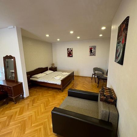 K&N Guesthouse Tbilisi Eksteriør bilde