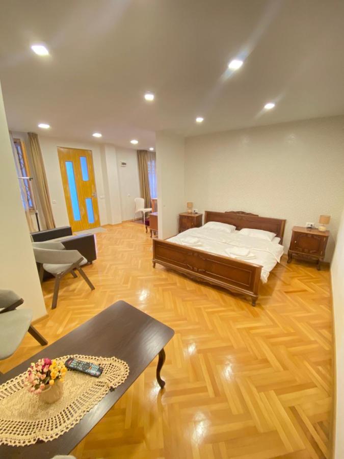 K&N Guesthouse Tbilisi Eksteriør bilde
