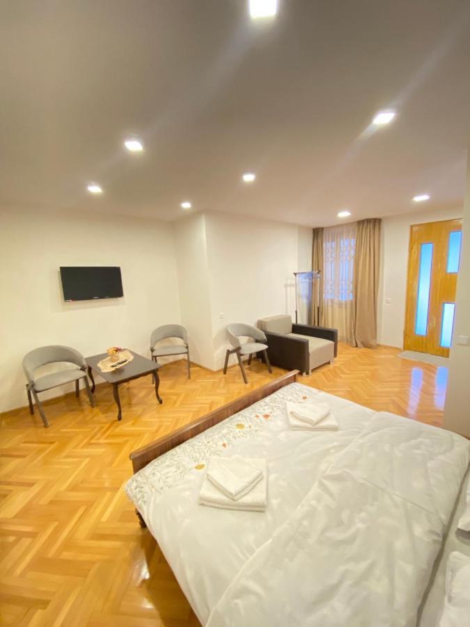 K&N Guesthouse Tbilisi Eksteriør bilde