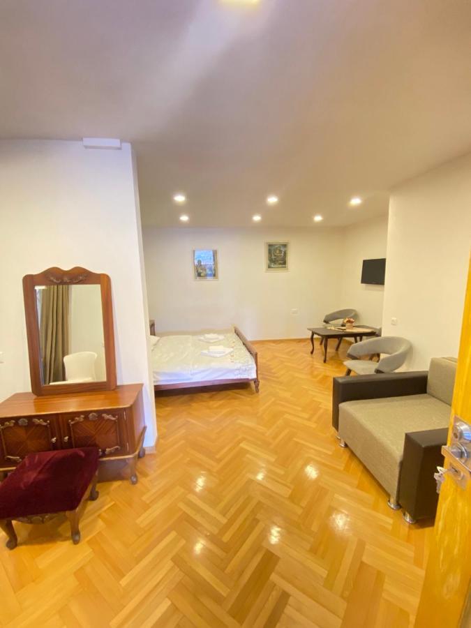 K&N Guesthouse Tbilisi Eksteriør bilde