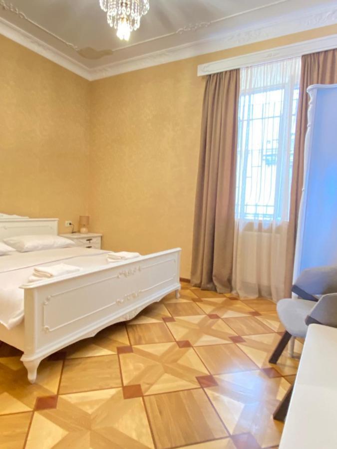 K&N Guesthouse Tbilisi Eksteriør bilde