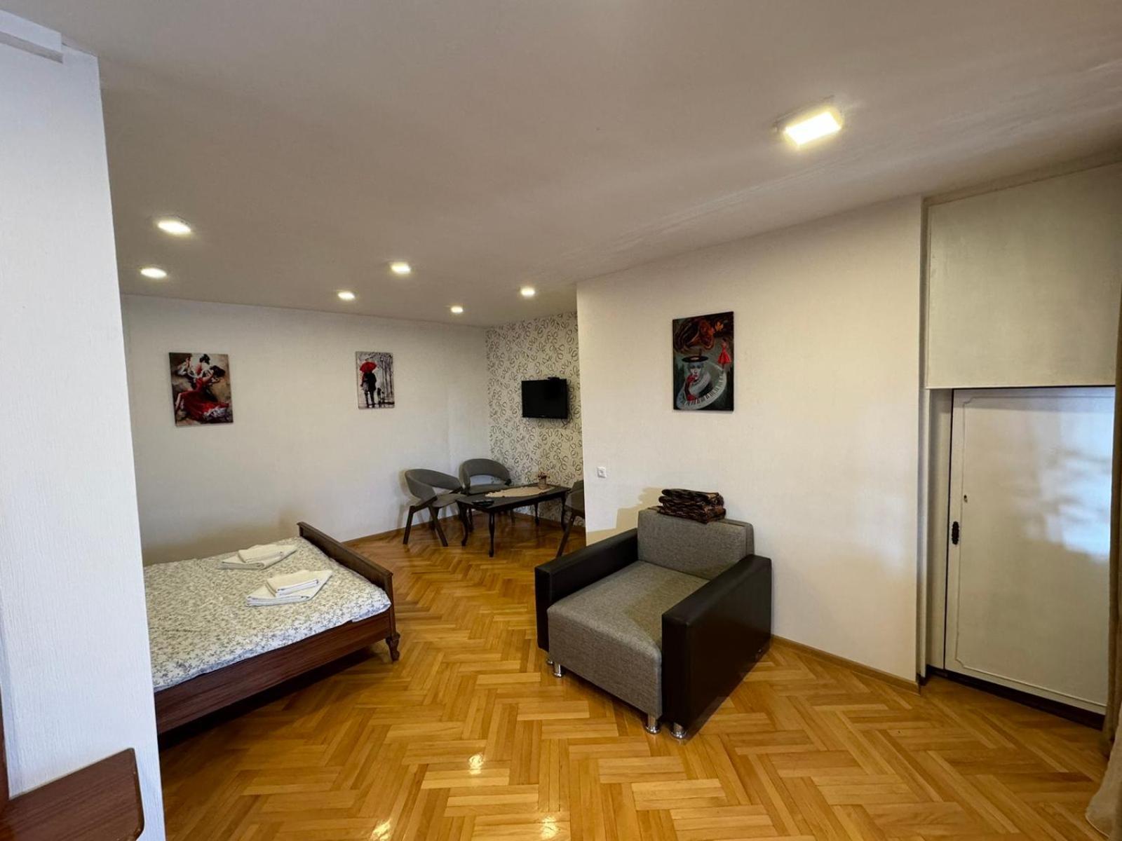 K&N Guesthouse Tbilisi Eksteriør bilde