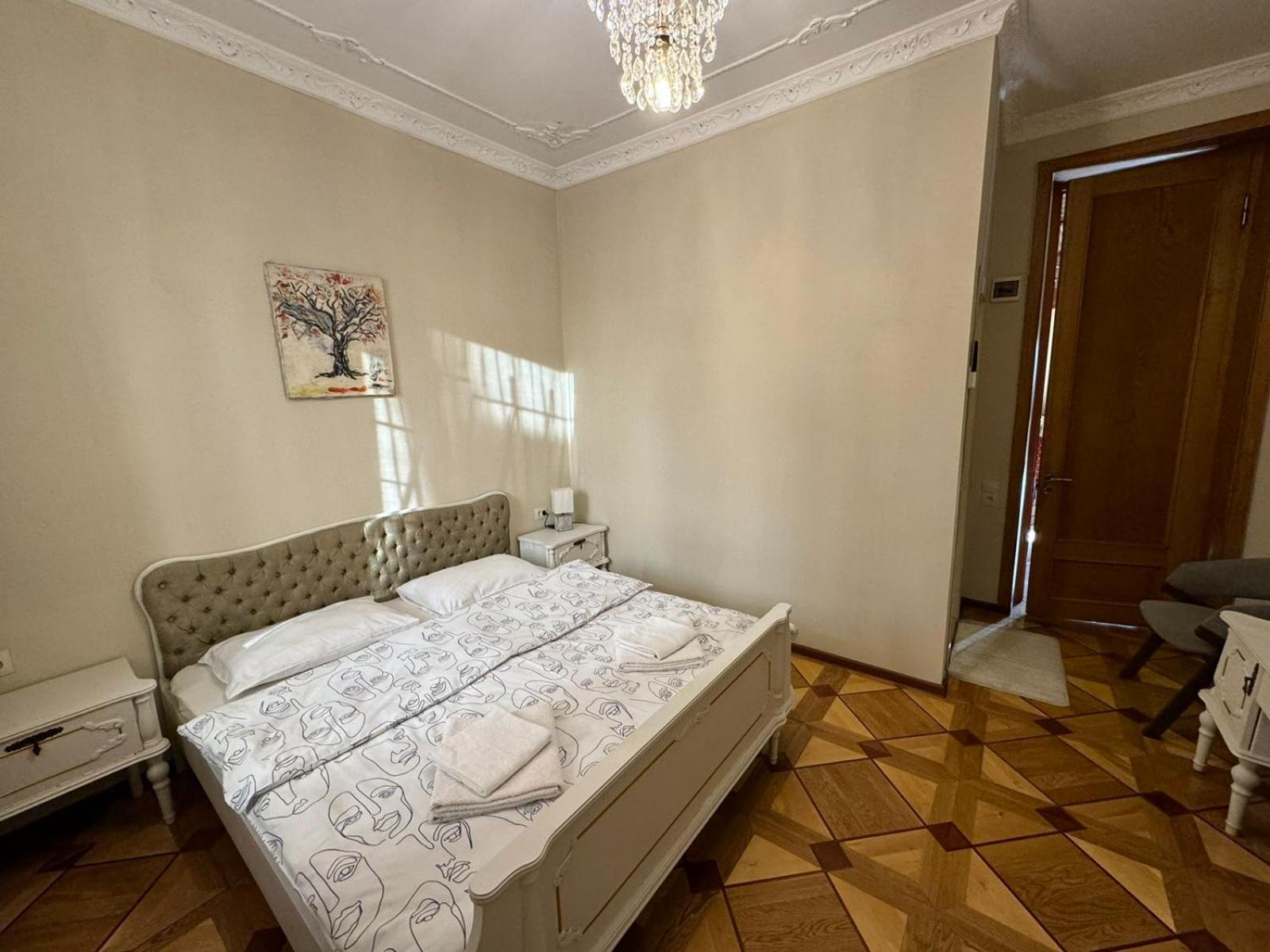 K&N Guesthouse Tbilisi Eksteriør bilde