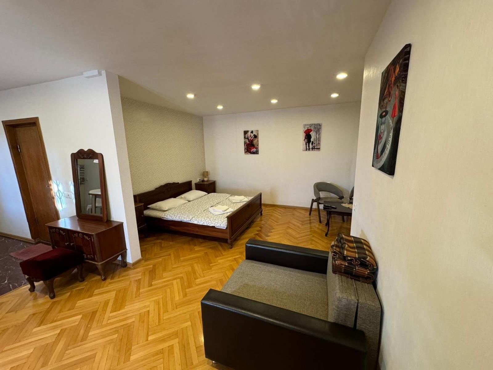 K&N Guesthouse Tbilisi Eksteriør bilde