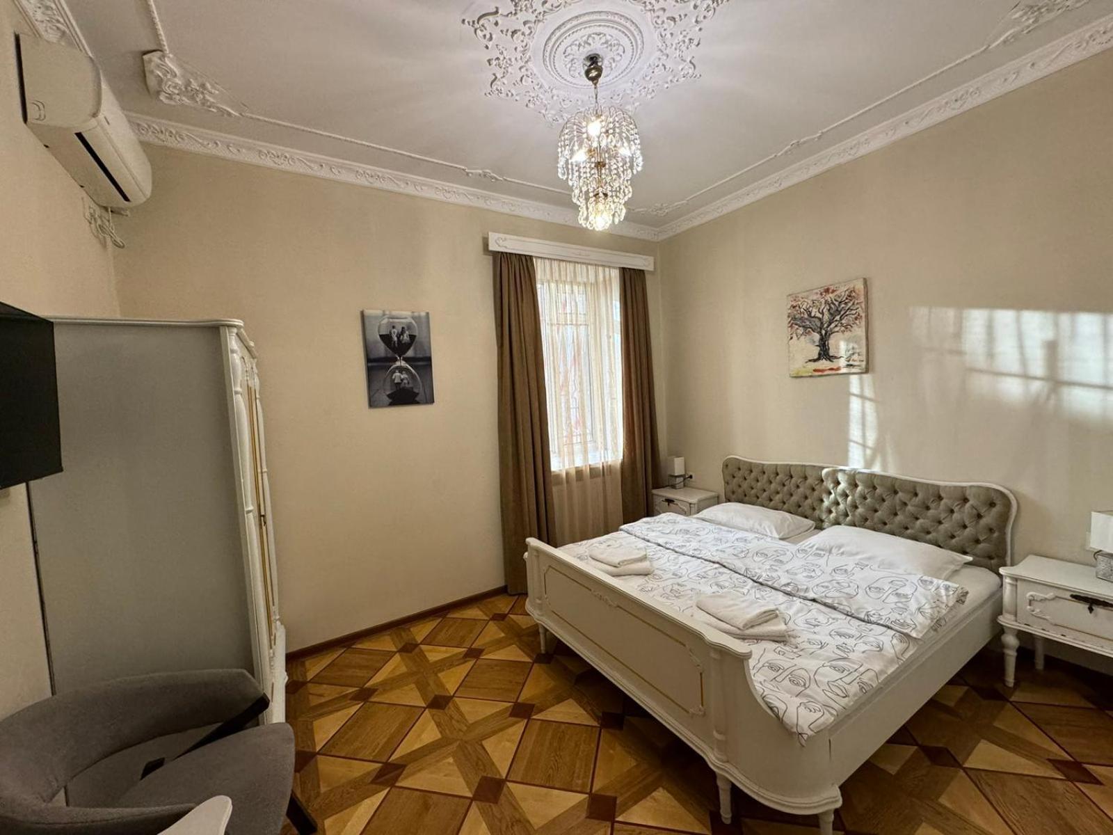 K&N Guesthouse Tbilisi Eksteriør bilde