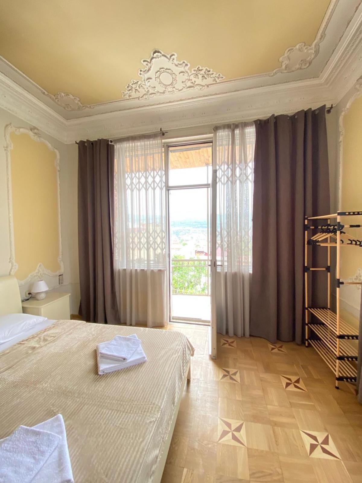 K&N Guesthouse Tbilisi Eksteriør bilde