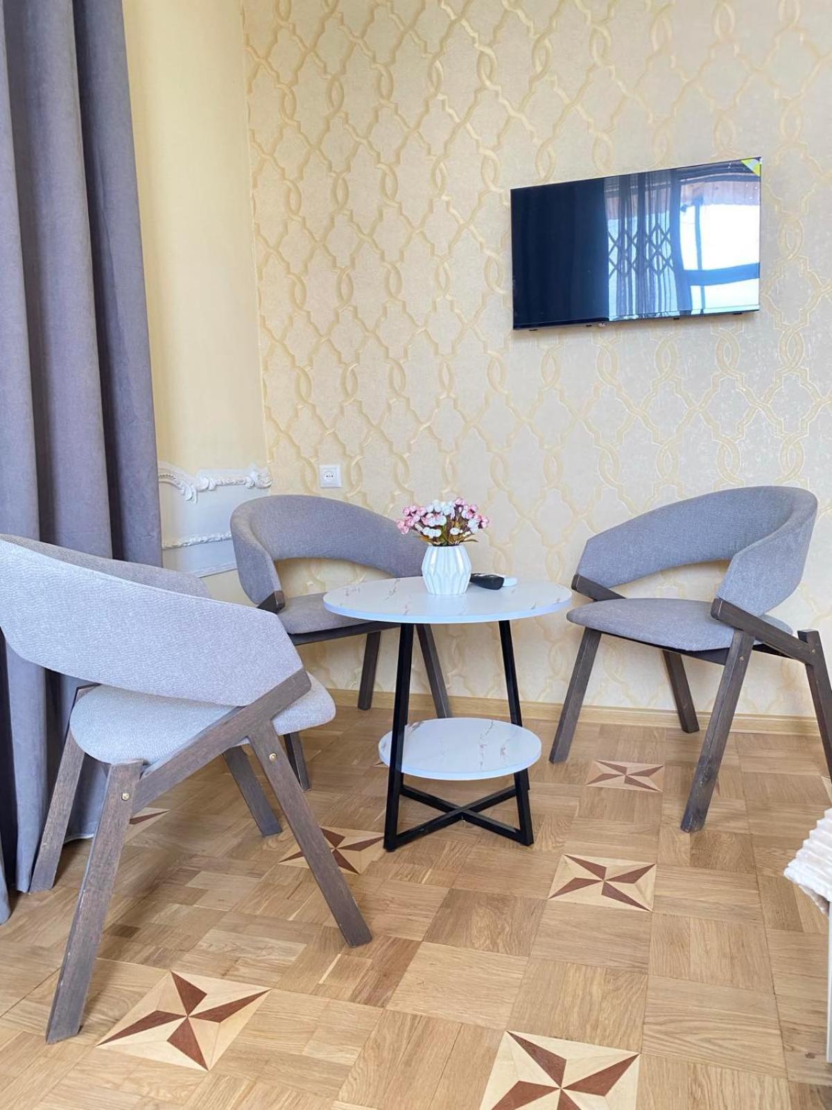 K&N Guesthouse Tbilisi Eksteriør bilde
