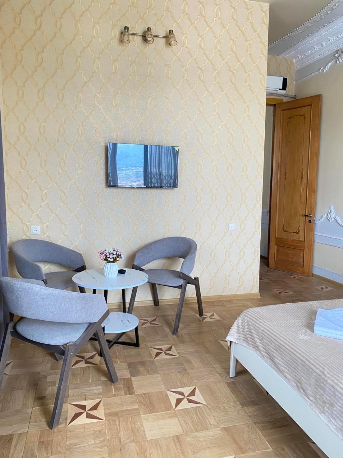 K&N Guesthouse Tbilisi Eksteriør bilde
